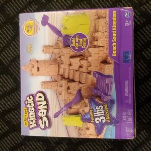Kinetic sand playset